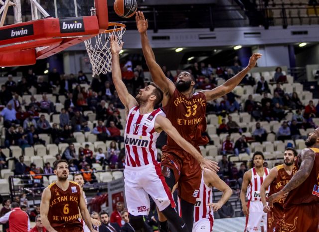 Εύκολη νίκη του Ολυμπιακού στην επιστροφή Τουπάν