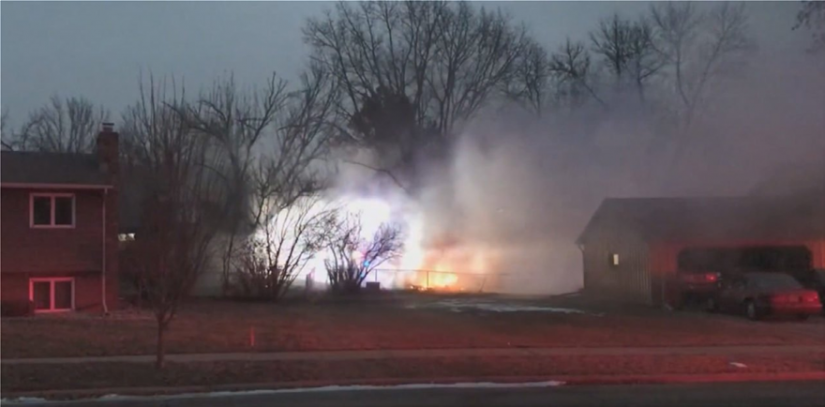 ΗΠΑ: Αεροπλάνο κατέπεσε ανάμεσα σε σπίτια – Ενας νεκρός (vid)