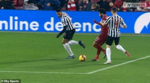 Ο Σαλάχ αγωνίζεται με Αρσεναλ και Μάντσεστερ Σίτι