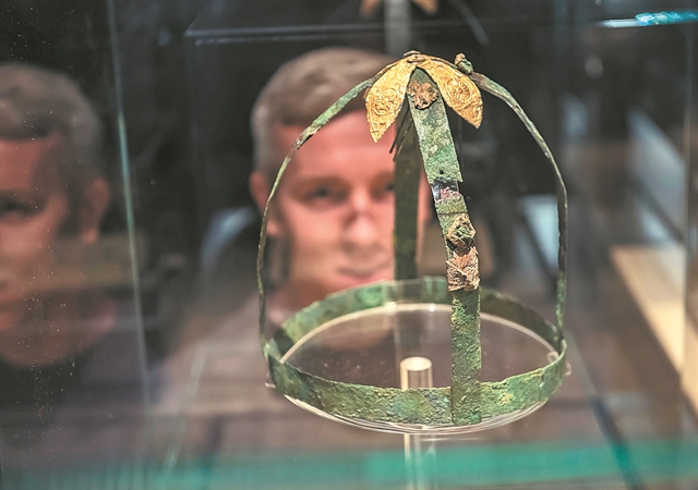 Ο χρυσός των Μυκηνών λάμπει στην Καρλσρούη