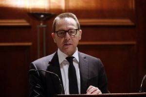 Προειδοποιήσεις Στουρνάρα για τα ανοιχτά θέματα της οικονομίας