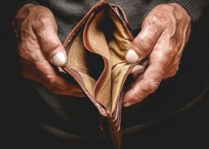Στη Βουλή το νομοσχέδιο για τη μη περικοπή συντάξεων – Τι προβλέπει