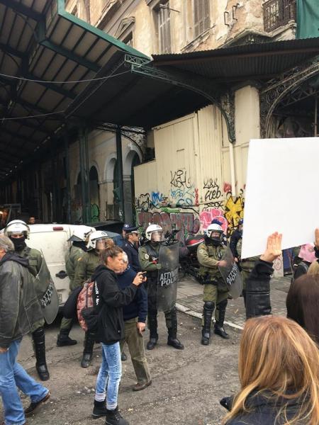 «Εφοδος» των Vegan στη Βαρβάκειο [εικόνες]