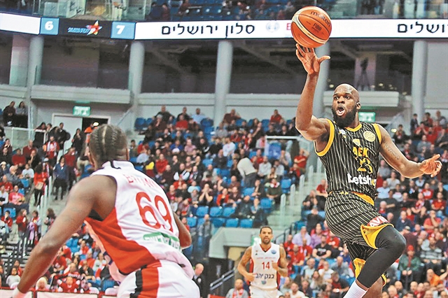 Η Βασίλισσα είναι εδώ