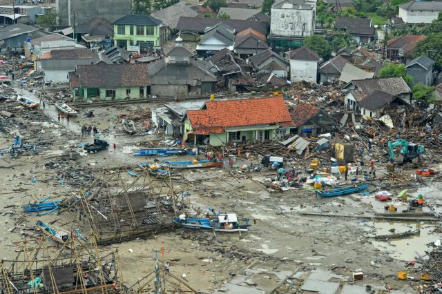 Ινδονησία: Μειώθηκε ο αριθμός των θυμάτων από το τσουνάμι λόγω διπλοεγγραφών