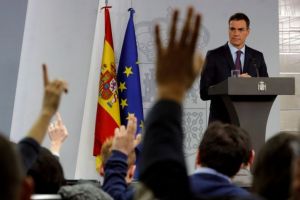 Ισπανία: Ο Σάντσεθ θα λάβει μέτρα για την προστασία Βρετανών που ζουν εκεί