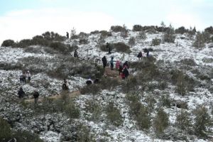 Ασπρισε και η Πεντέλη