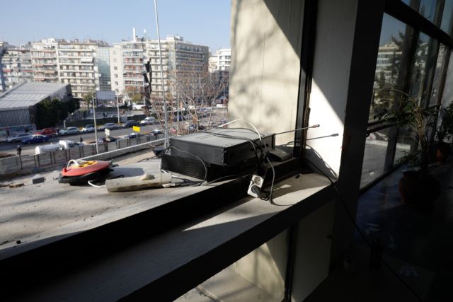 ΑΠΘ : Βομβαρδισμένο τοπίο η Θεολογική Σχολή (pic)