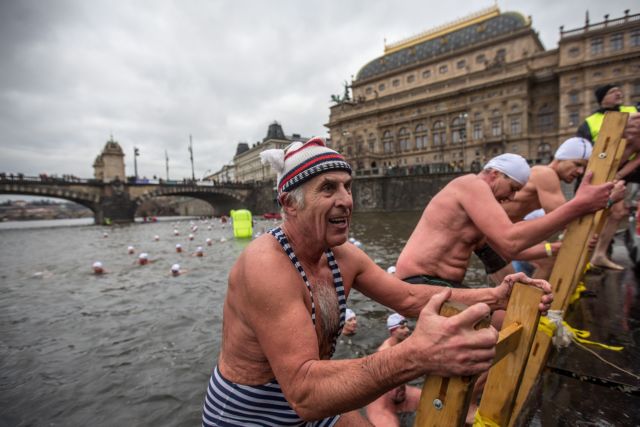Ασυνήθιστες εικόνες Χριστουγέννων