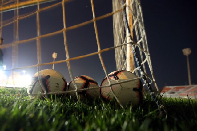 Κυβέρνηση ερασιτεχνών και ποδόσφαιρο