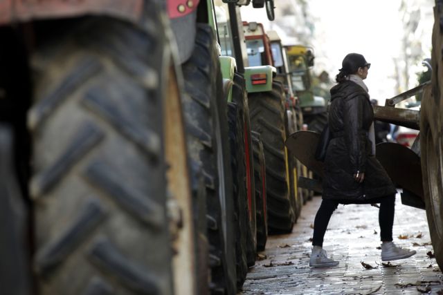 Προς το παρόν επιστρέφουν στα χωριά τους οι αγρότες