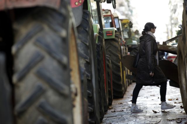 Στο δρόμο των κινητοποιήσεων και οι αγρότες στην Καρδίτσα