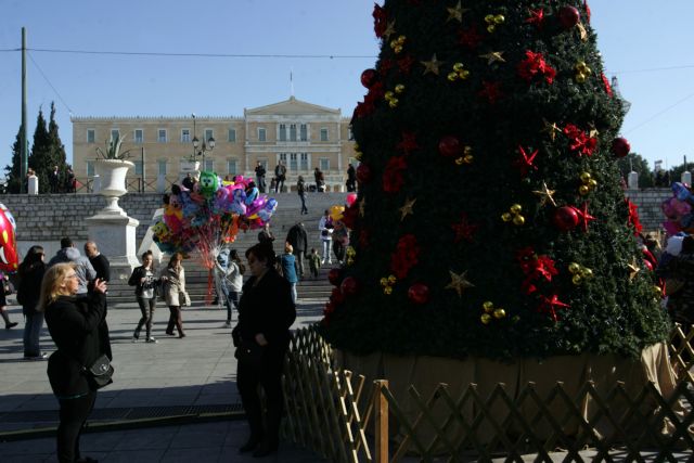Η Αθήνα φοράει τα γιορτινά της και τα φετινά Χριστούγεννα