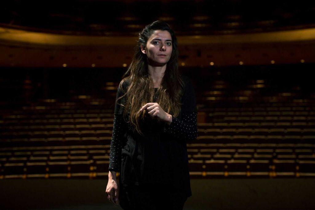 Η Ερμίρα Γκόρο στήνει έναν χορό for «You»