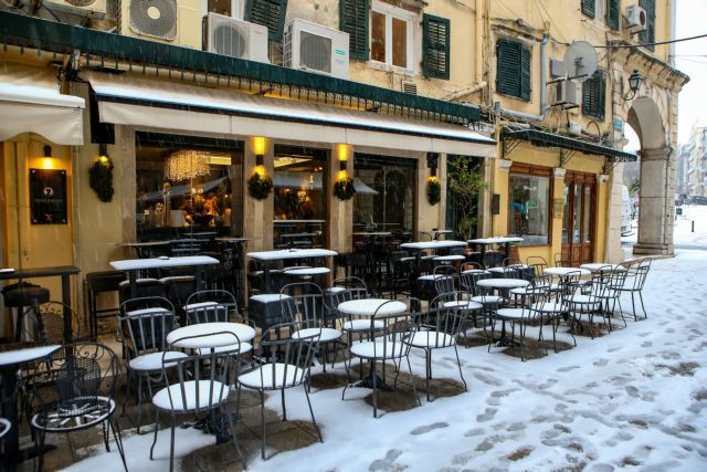 Χιόνισε μέχρι στην Κέρκυρα μετά από 13 χρόνια