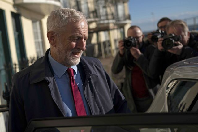 Να αγνοήσουν τις συνομιλίες της Μέι κάλεσε ο Κόρμπιν τους βουλευτές