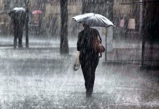 Ισχυρές βροχές, καταιγίδες και χιόνια – Δείτε πού χτύπησαν οι κεραυνοί (χάρτες)