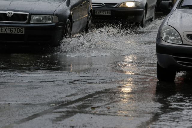 Κυκλοφοριακό «έμφραγμα» λόγω της βροχής