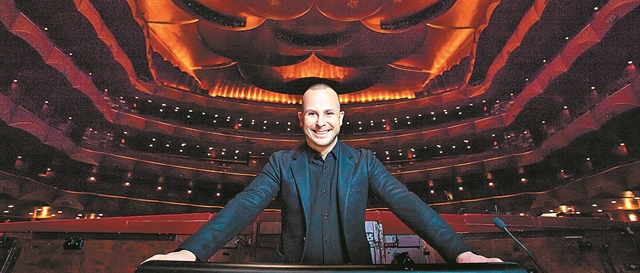 Ο Γιανίκ Νεζέτ Σεγκέν στο τιμόνι της Μετροπόλιταν Οπερα