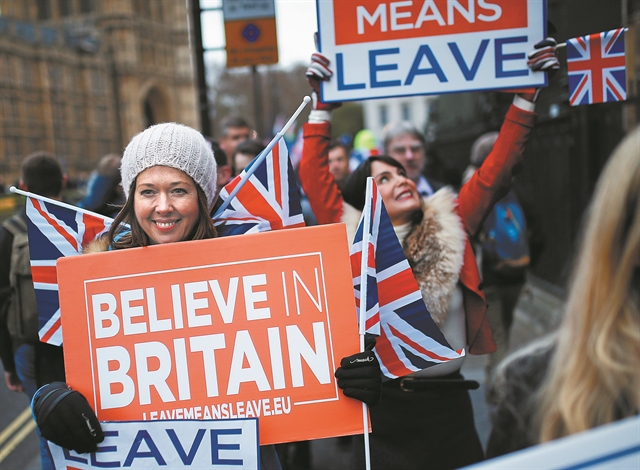 Η Μόσχα… αλώνιζε καιτο Λονδίνο αδιαφορούσε