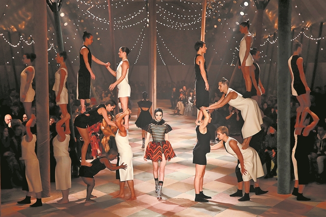 Ο Alexandre Vauthier κλέβει τα flash