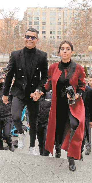 Με αέρα σταρ και στο δικαστήριο