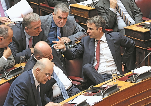 Η ΝΔ επιταχύνει για τα ψηφοδέλτια