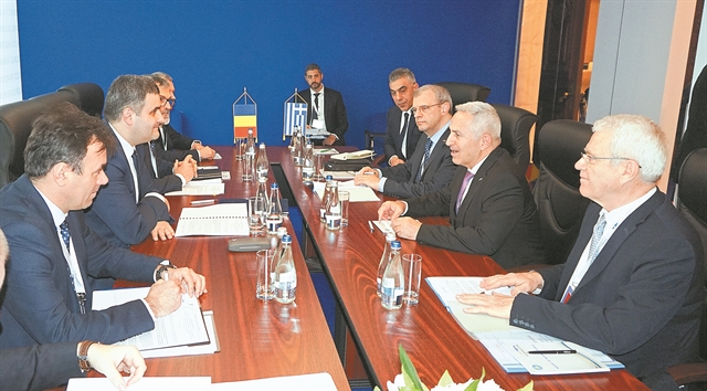 «Γόρδιος δεσμός» με τις φρεγάτες