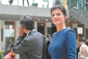 Η «κόκκινη» Σάρα θέλει «κίτρινα γιλέκα»