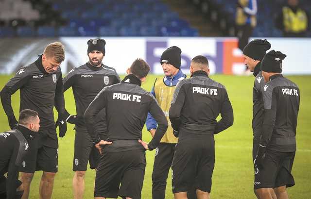 Κρατάει ισορροπία