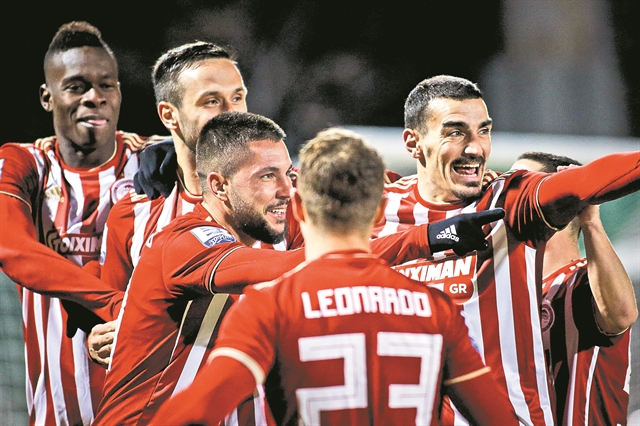 Ποδαρικό με επίδειξη ισχύος