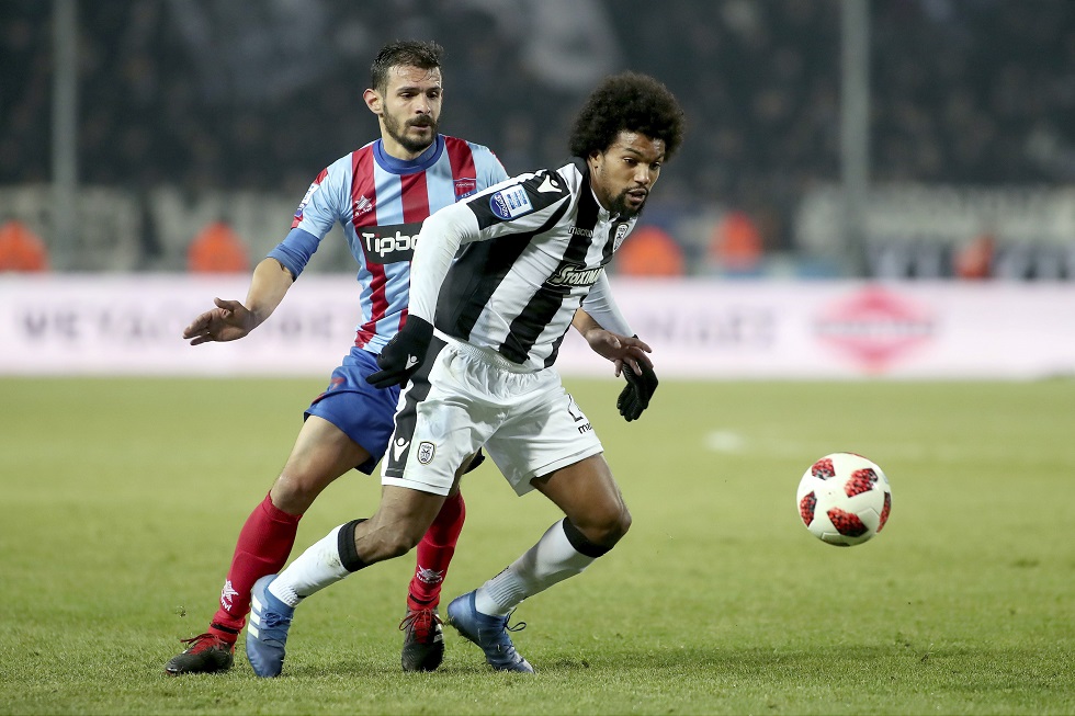 Κόρμπος: Δεν γίνεται να με βλέπουν οι γιοι μου να πλακώνομαι στις μπουνιές