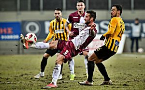 Χτύπησε δοκάρι σε γήπεδο «Χ»ωράφι η Λάρισα