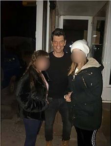 Σάκης Ρουβάς : Χαμός σε ταβέρνα στη Λάρισα (εικόνες)