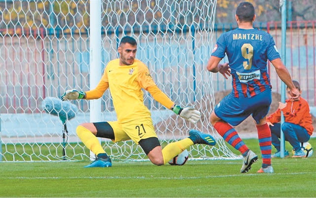 Ο από μηχανής… Μάντζης