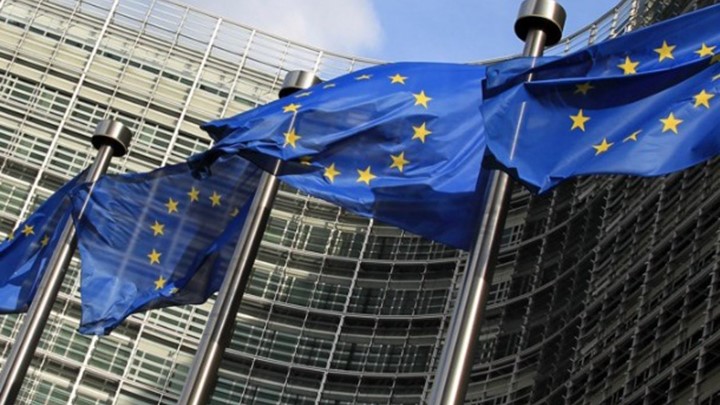 Νέα μέτρα περιμένουν την ελληνική οικονομία – Η Κομισιόν καραδοκεί