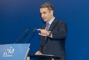 Ο Κυριάκος Μητσοτάκης ανοίγει τα χαρτιά του ενόψει της μάχης στη Βουλή