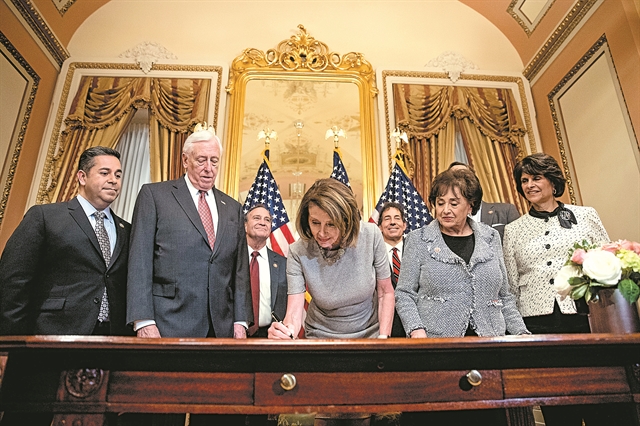 Δύο «σιδηρές κυρίες» εξευτέλισαν τον Τραμπ