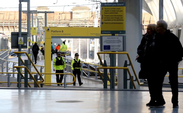 Δεν βλέπουν συνεργό πίσω από την επίθεση στο Μάντσεστερ