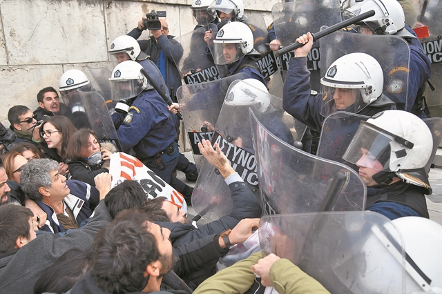 «Στα όπλα» οι εκπαιδευτικοί