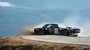 Ο Κεν Μπλοκ πατάει γκάζι με πέντε διαφορετικά Ford και ανεβάζει την αδρεναλίνη