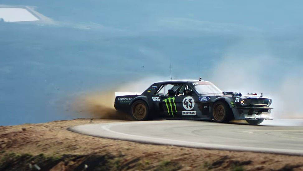 Ο Κεν Μπλοκ πατάει γκάζι με πέντε διαφορετικά Ford και ανεβάζει την αδρεναλίνη