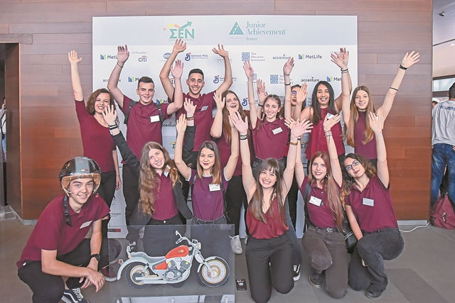 «Εικονικοί» επιχειρηματίες ετών δεκαέξι!