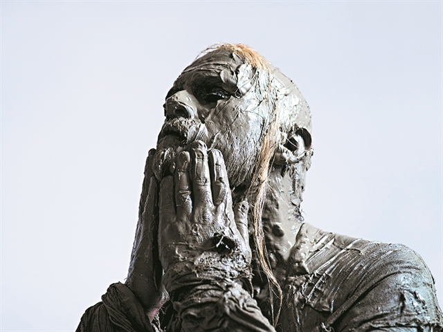 Αναζητώντας τη χαμένη ταυτότητα