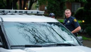 Συναγερμός στις ΗΠΑ: Επίθεση ενόπλου σε εγκαταστάσεις της UPS – Δύο όμηροι