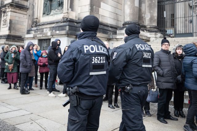 Γερμανία: Κλίμα ανασφάλειας μετά τις επιθέσεις μεταναστών σε περαστικούς