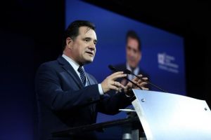 «Στο κόκκινο» η αντιπαράθεση Μαξίμου – Γεωργιάδη με αιχμή τον Μανιαδάκη