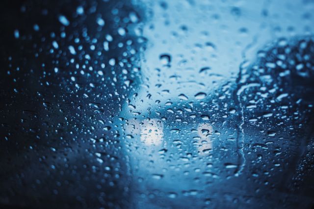 Παγωμένη βροχή: Το ασυνήθιστο φαινόμενο που προκάλεσε η «Υπατία»