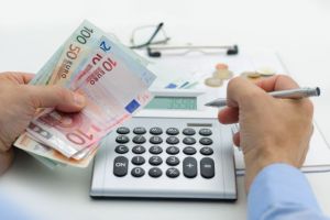 Καμπανάκι ΟΟΣΑ: «Βαρίδι» η φορολογία των ελληνικών επιχειρήσεων