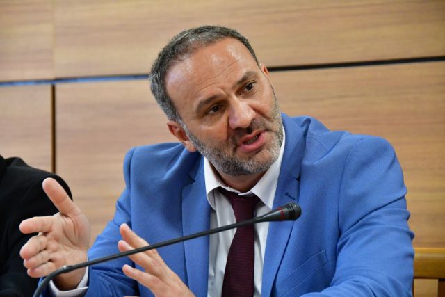 Παραιτείται ο υφυπουργός Μεταφορών, Νίκος Μαυραγάνης